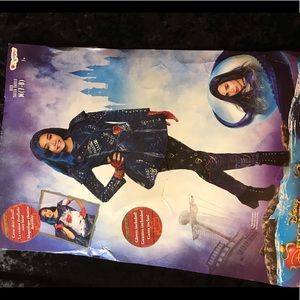 Evie from descendants never worn costume